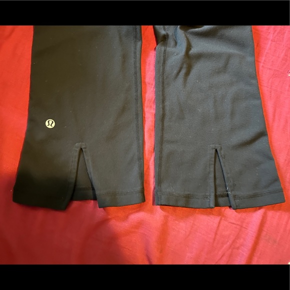 LULULEMON BLACK GATHER & CROW CROP - Picture 8 of 14